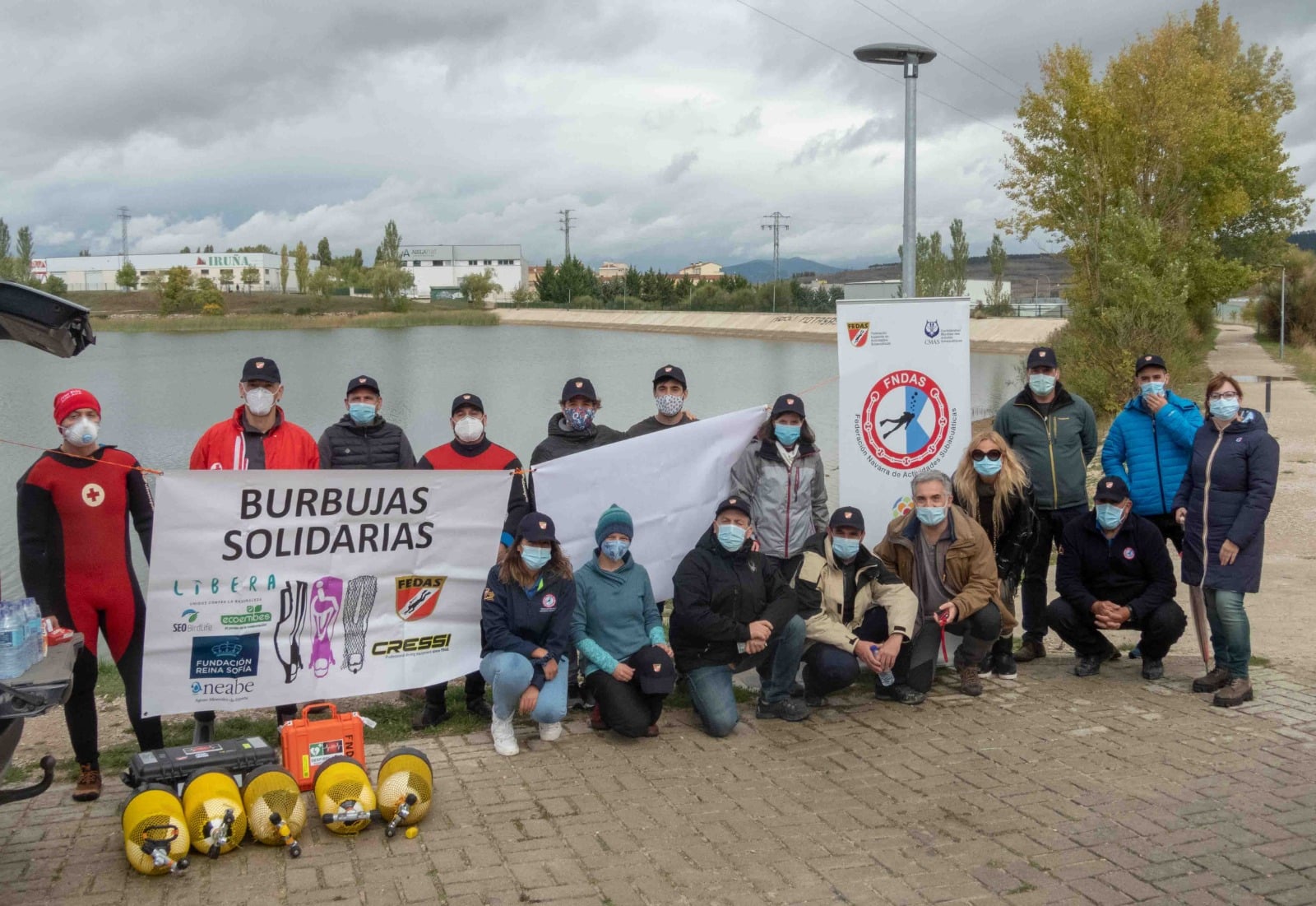 Limpieza de residuos en la balsa de La Morea